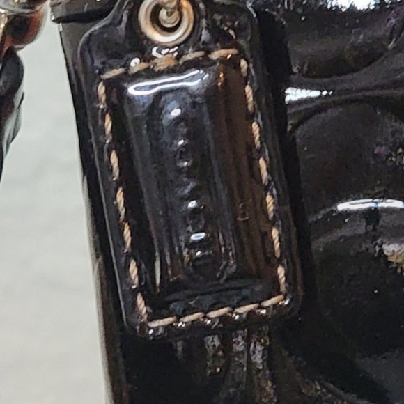 Coach Patent Leather Signature Embossed Wristlet Wallet Black Small - Picture 3 of 7